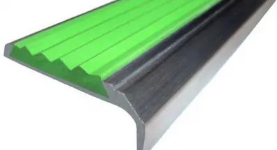 Противоскользящие накладки на ступени